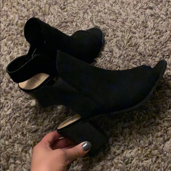 Open toe heels - Picture 1 of 4